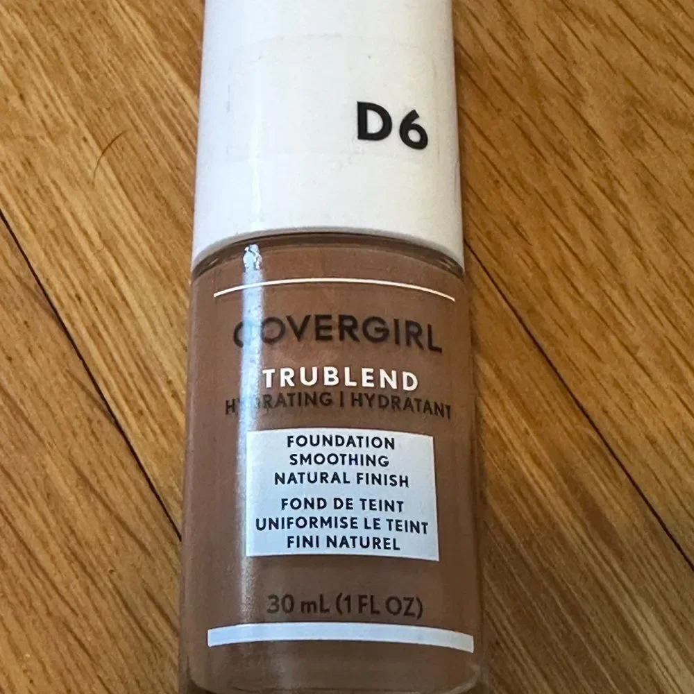 Covergirl toasted almond dark foundation D6